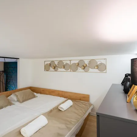 Apartament Luxurious Center By New York Cafe