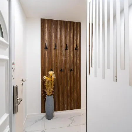 Διαμέρισμα Luxurious Center By New York Cafe *