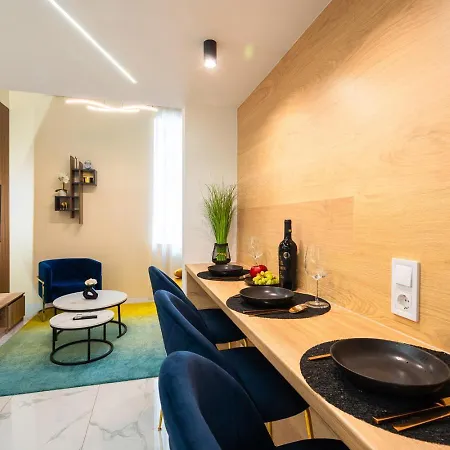 Apartament Luxurious Center By New York Cafe